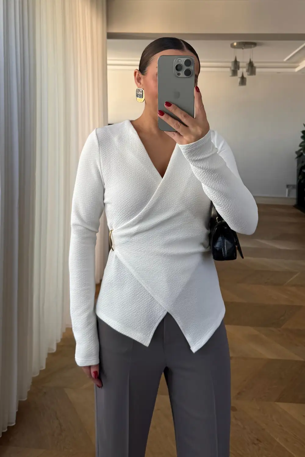 Kruvaze Yaka Toka Detaylı Bluz 3