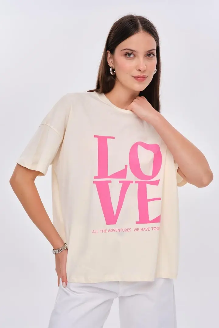 Bisiklet Yaka Love Baskılı Kadın Tişört 1