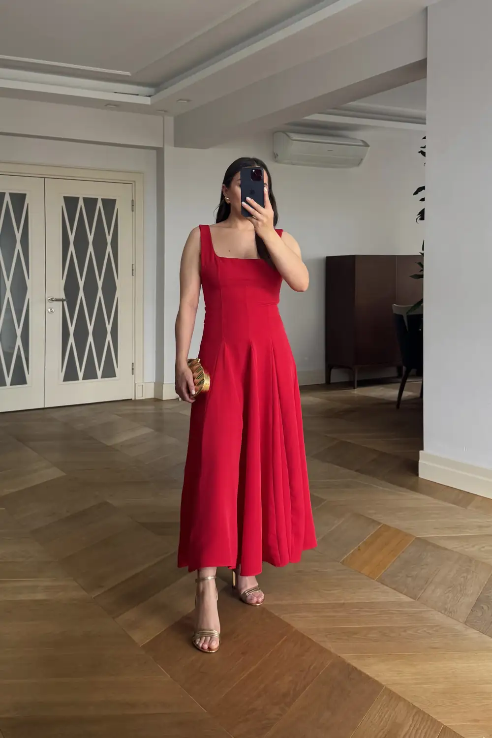 Kare Yaka Askılı Midi Elbise 5