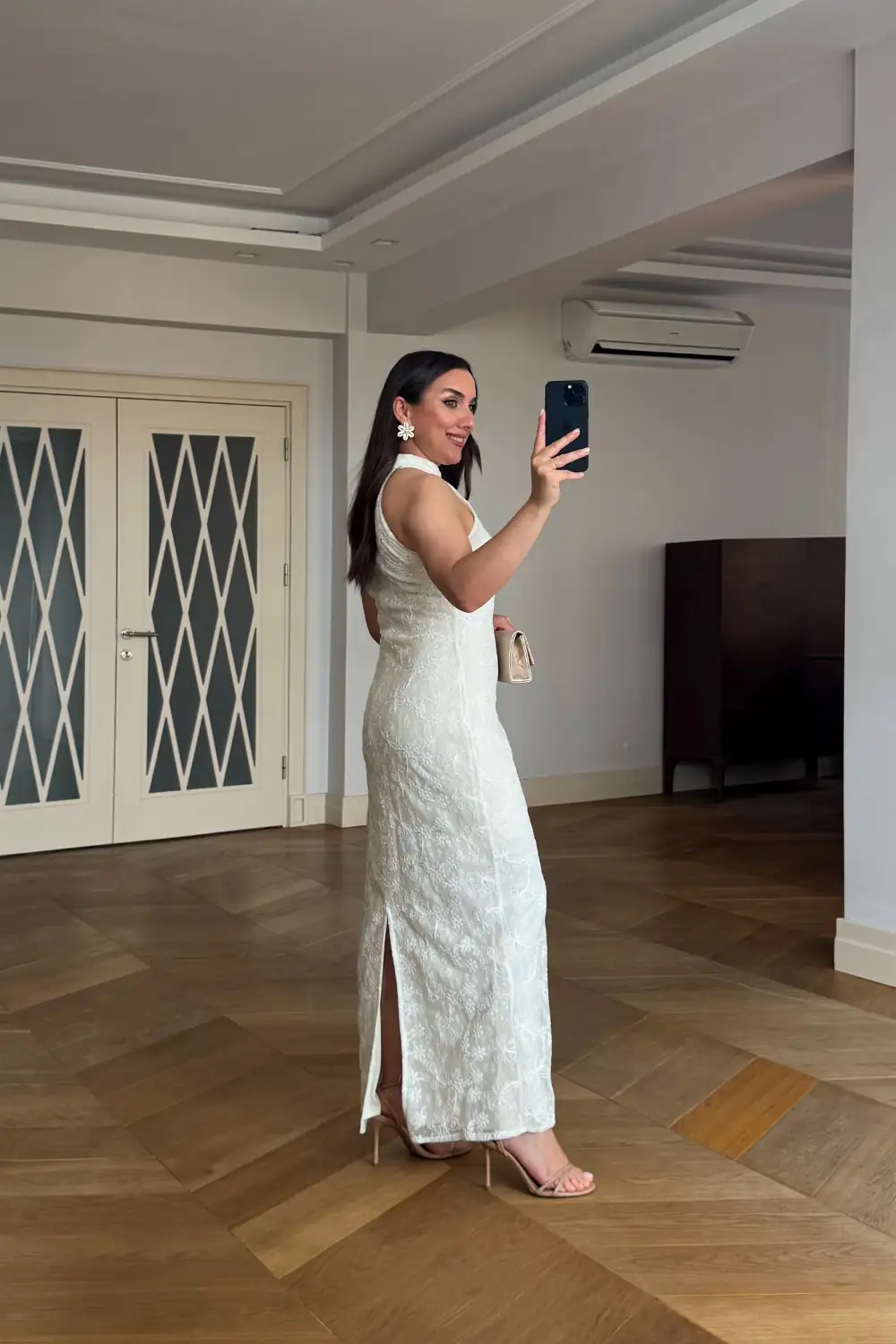 Halter Yaka İşlemeli Uzun Elbise - Ekru