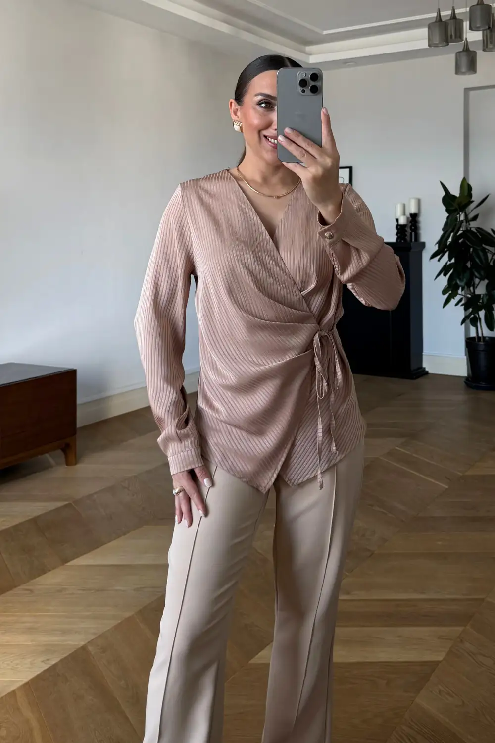 Kruvaze Bağlamalı Uzun Kollu Bluz 3