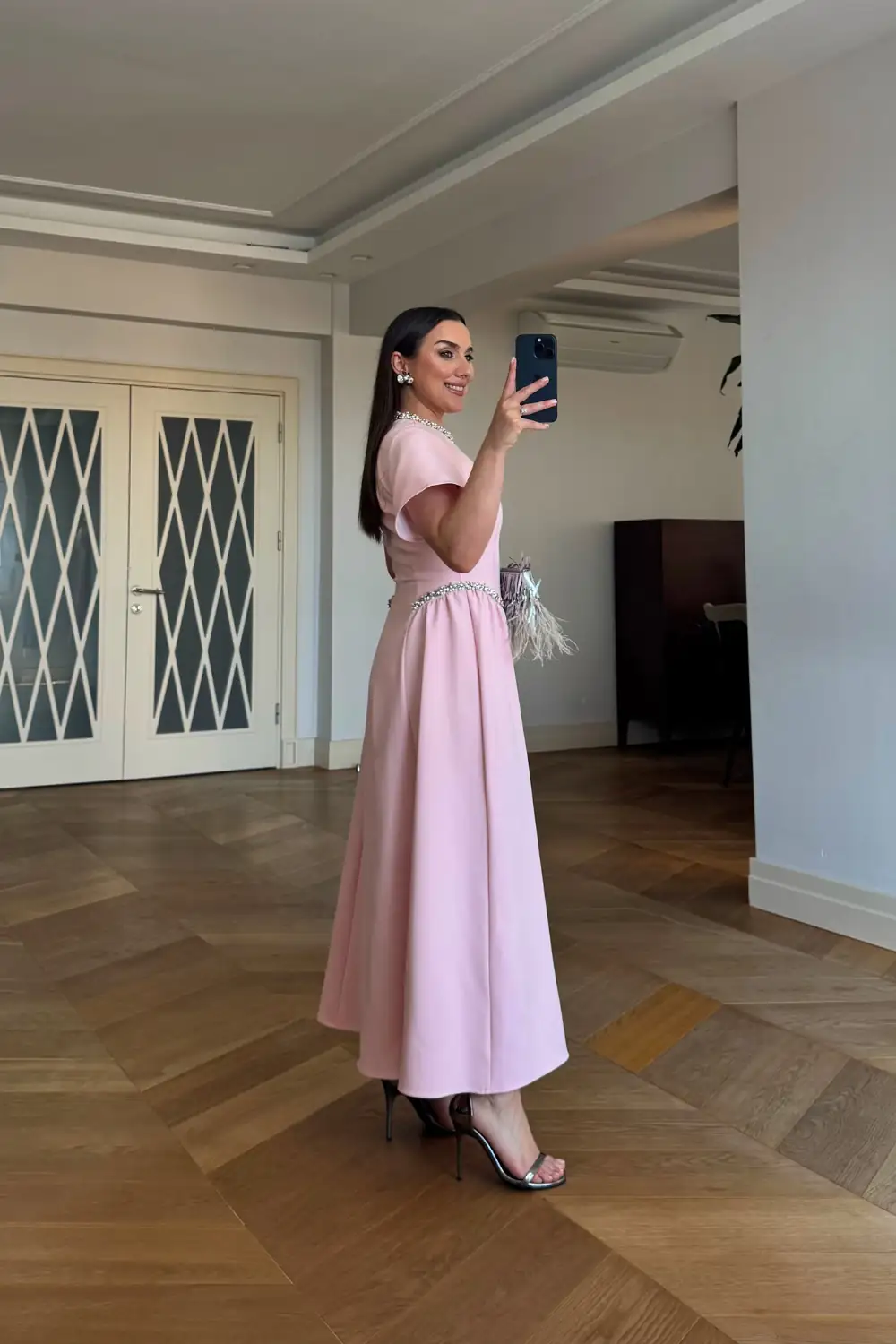 Taş Detaylı Kısa Kollu Midi Elbise - Pembe