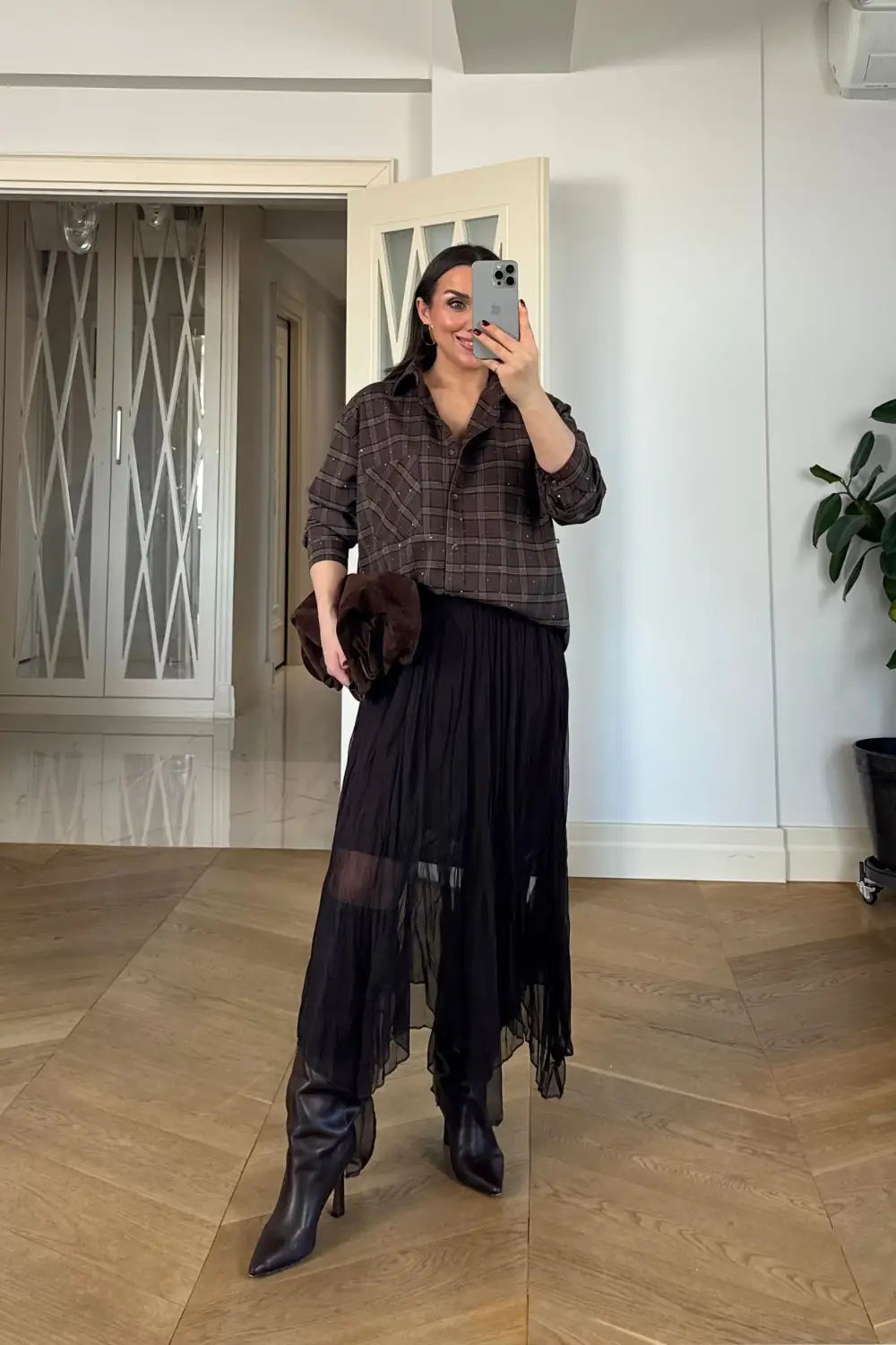 Taş Detaylı Ekose Kadın Gömlek 3