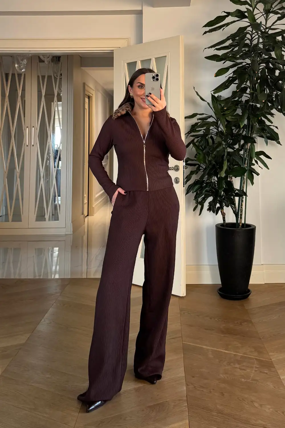 Suni Kürk Detaylı Fermuarlı Bluz - Kahverengi