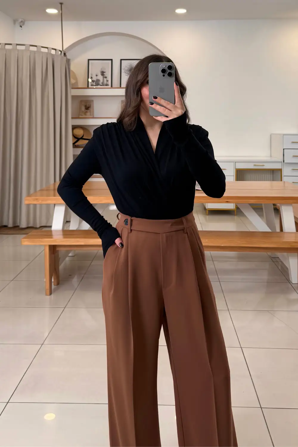 Kruvaze Yaka Vatkalı Uzun Kollu Bodysuit - SİYAH