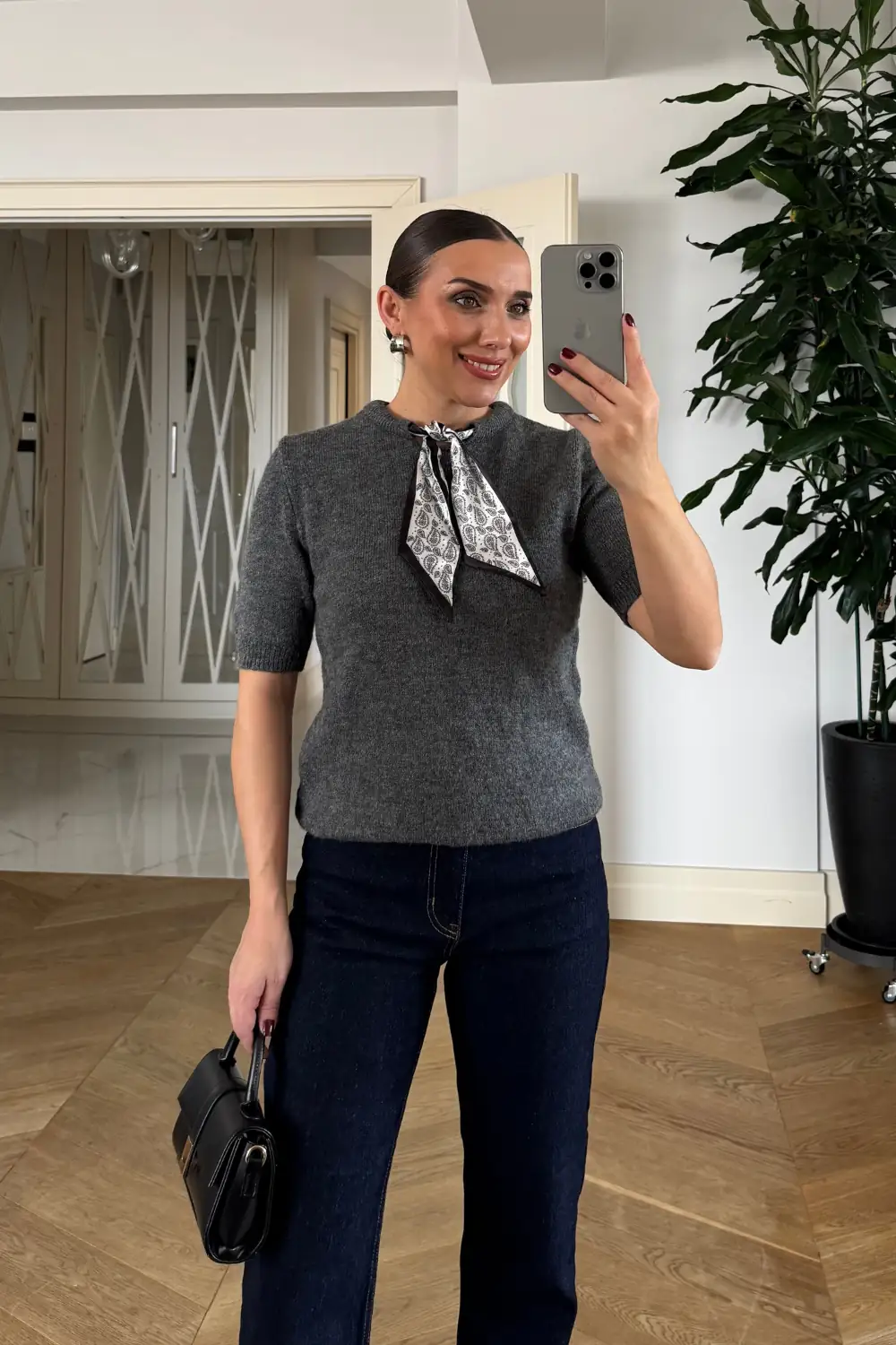 Kısa Kollu Fularlı Triko Kazak 4