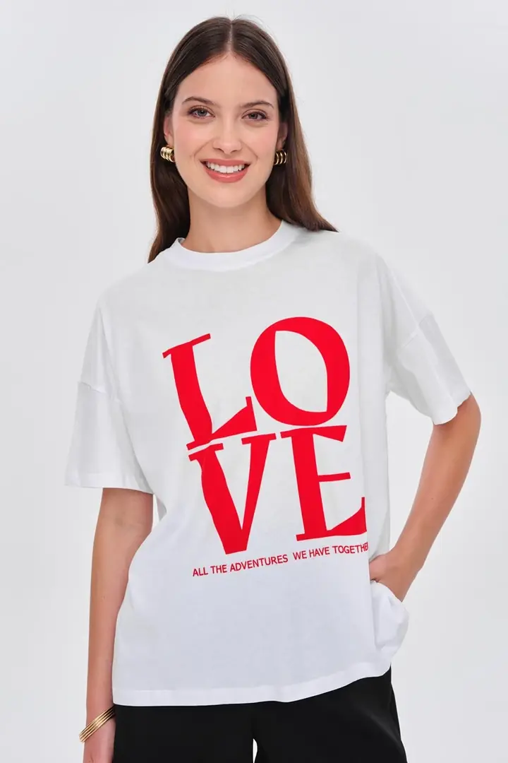 Bisiklet Yaka Love Baskılı Kadın Tişört - Beyaz/Kırmızı