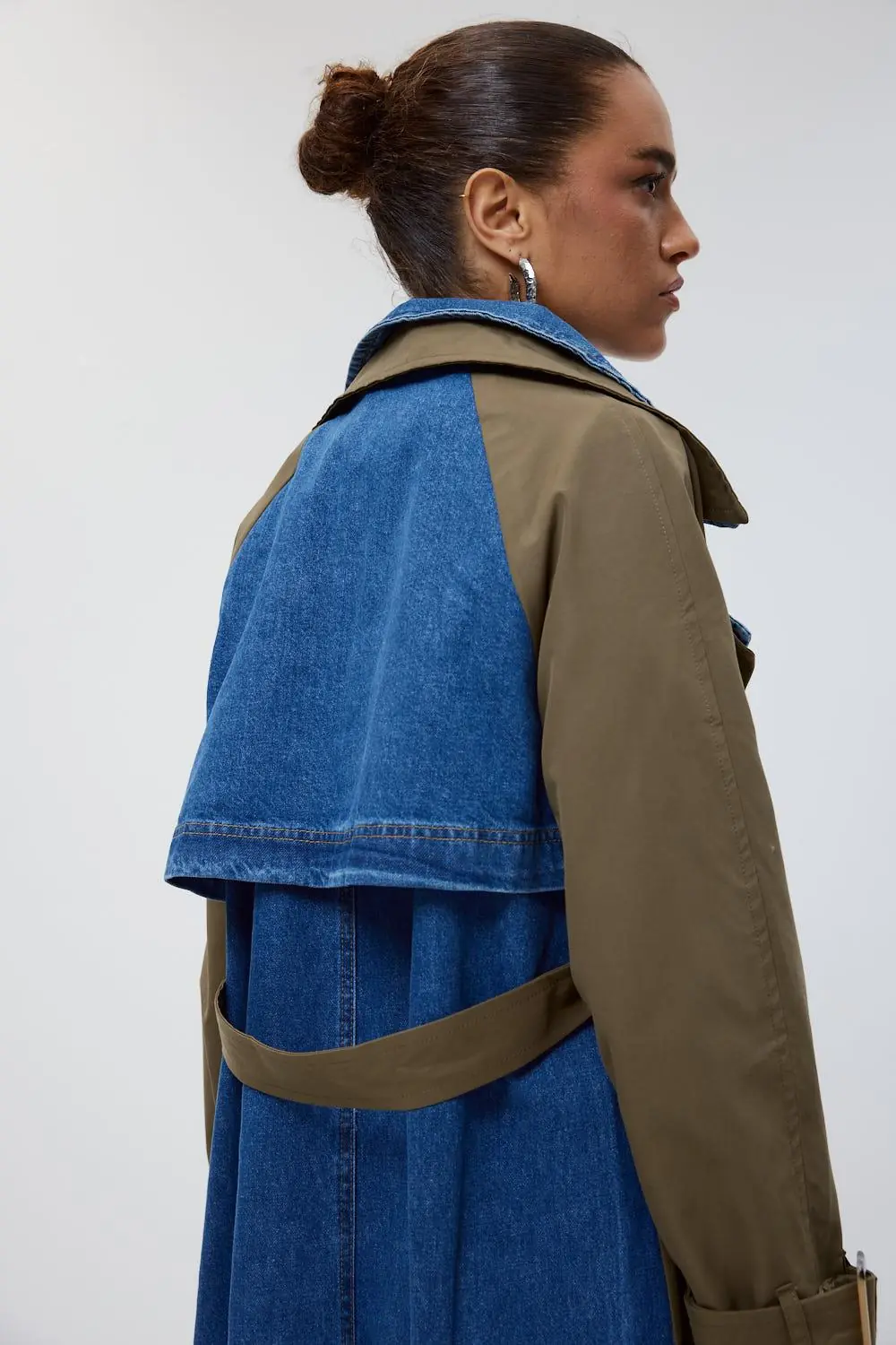Kruvaze Yaka Denim Detaylı Kadın Trençkot - HAKİ