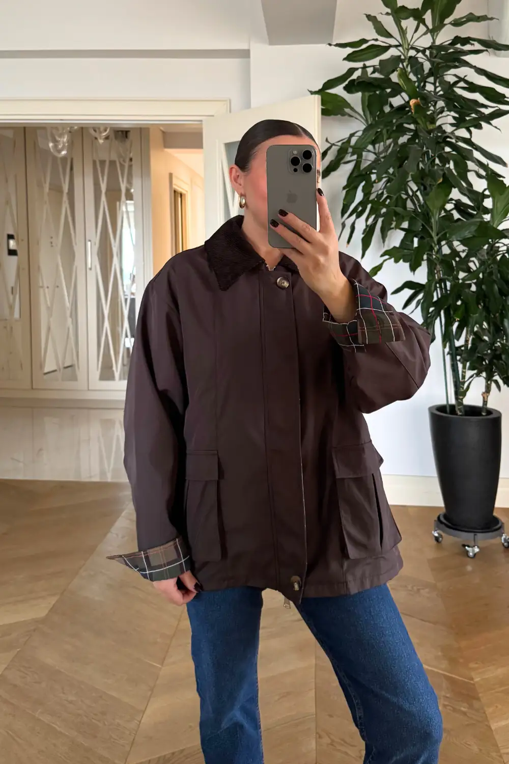 Kadife Yaka Ekose Detaylı Kadın Mont 3