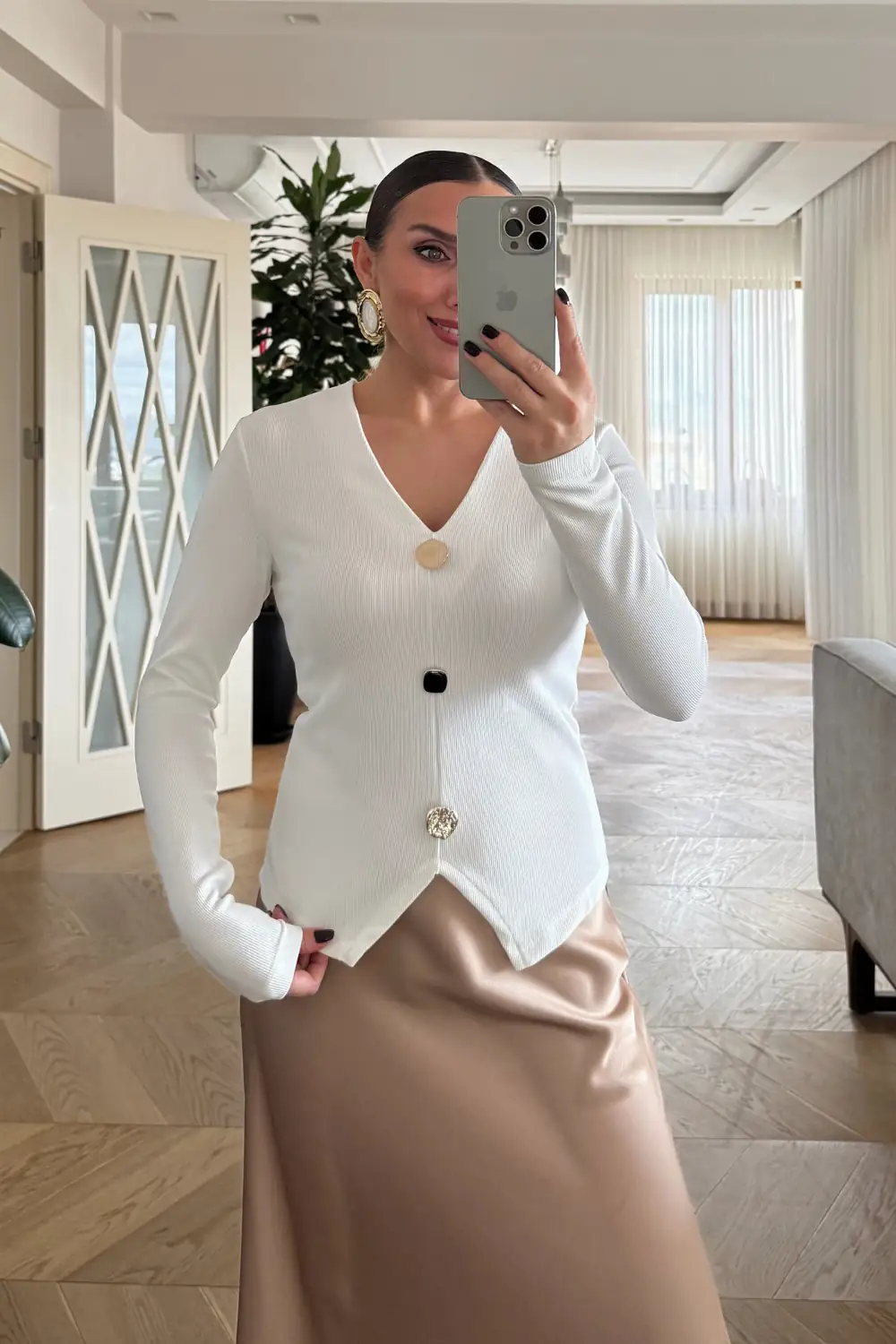 V Yaka Fitilli Uzun Kollu Bluz - Beyaz