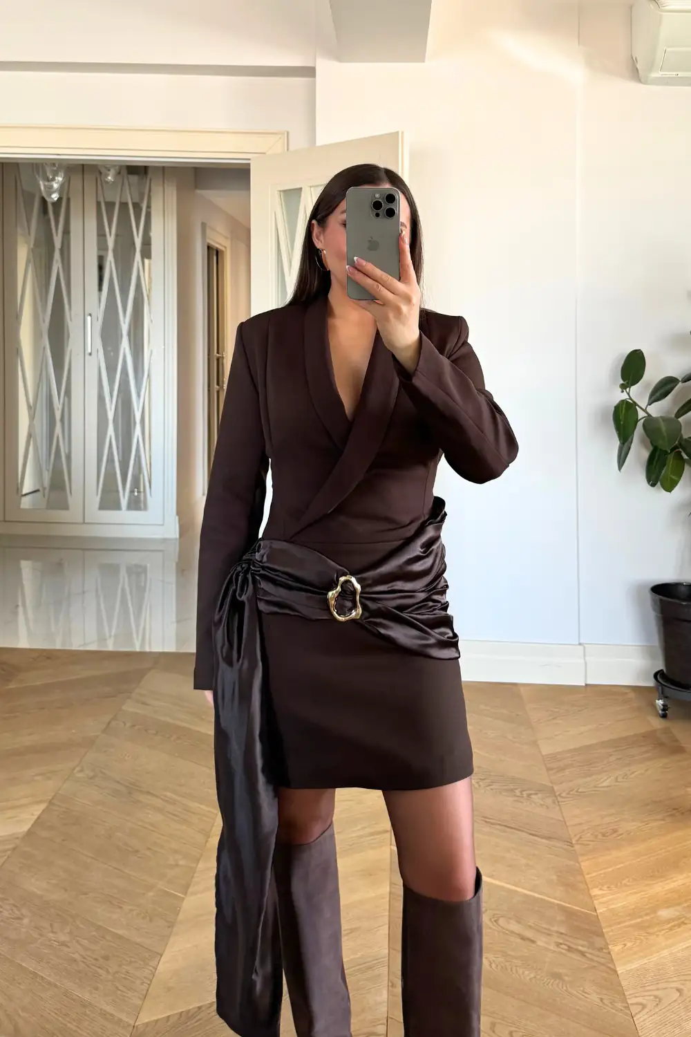 Kruvaze Yaka Toka Detaylı Mini Elbise 7