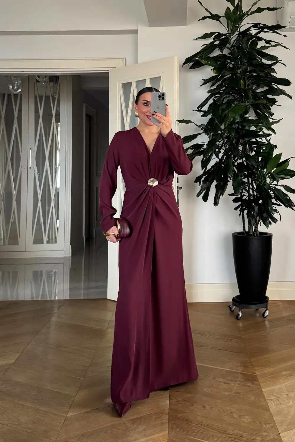V Yaka Toka Detaylı Uzun Kollu Elbise - BORDO