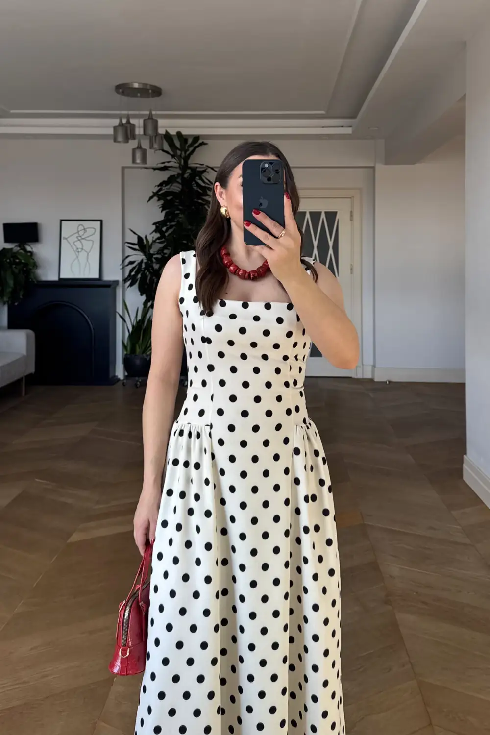 Kare Yaka Puantiyeli Askılı Midi Elbise 4