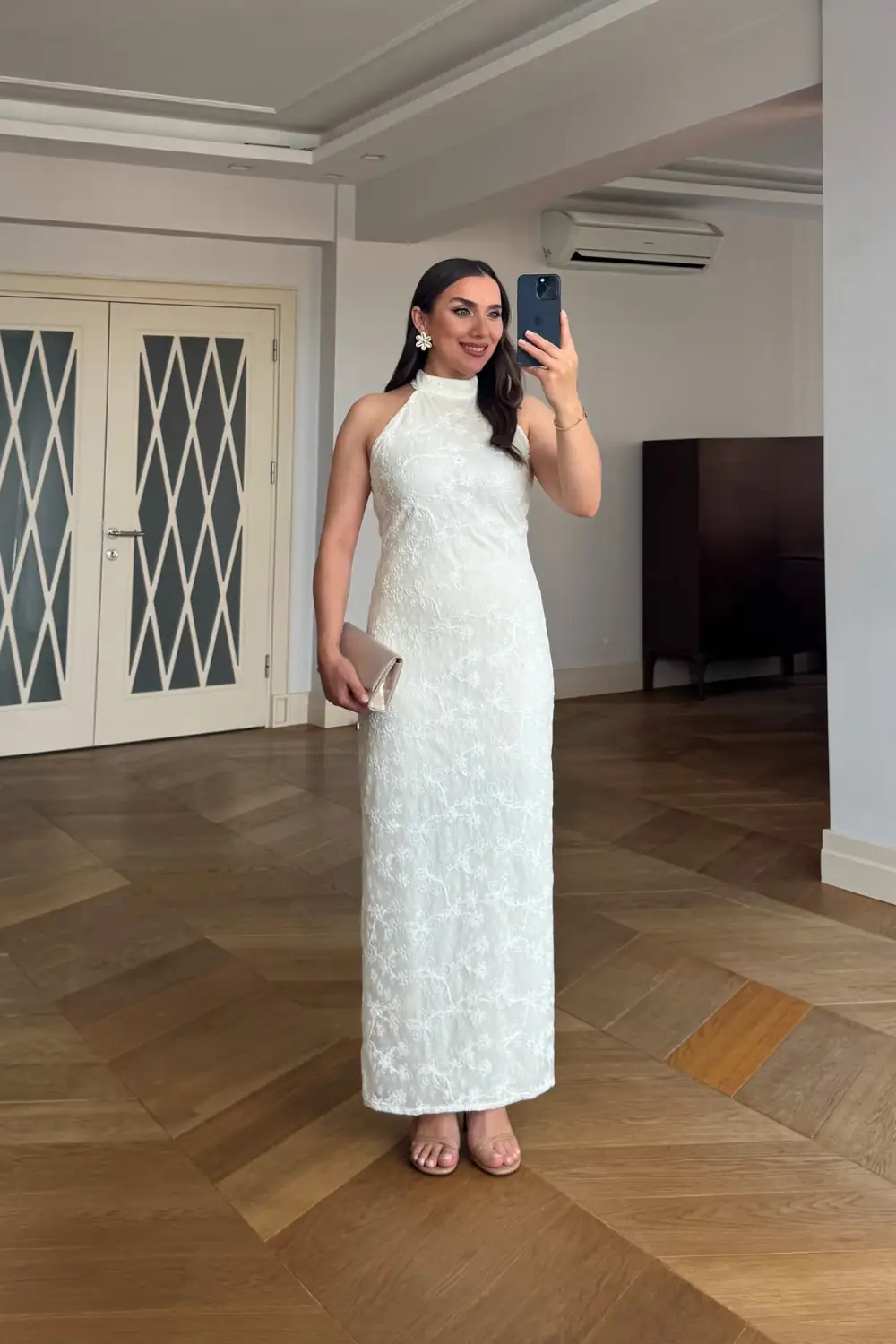 Halter Yaka İşlemeli Uzun Elbise - Ekru
