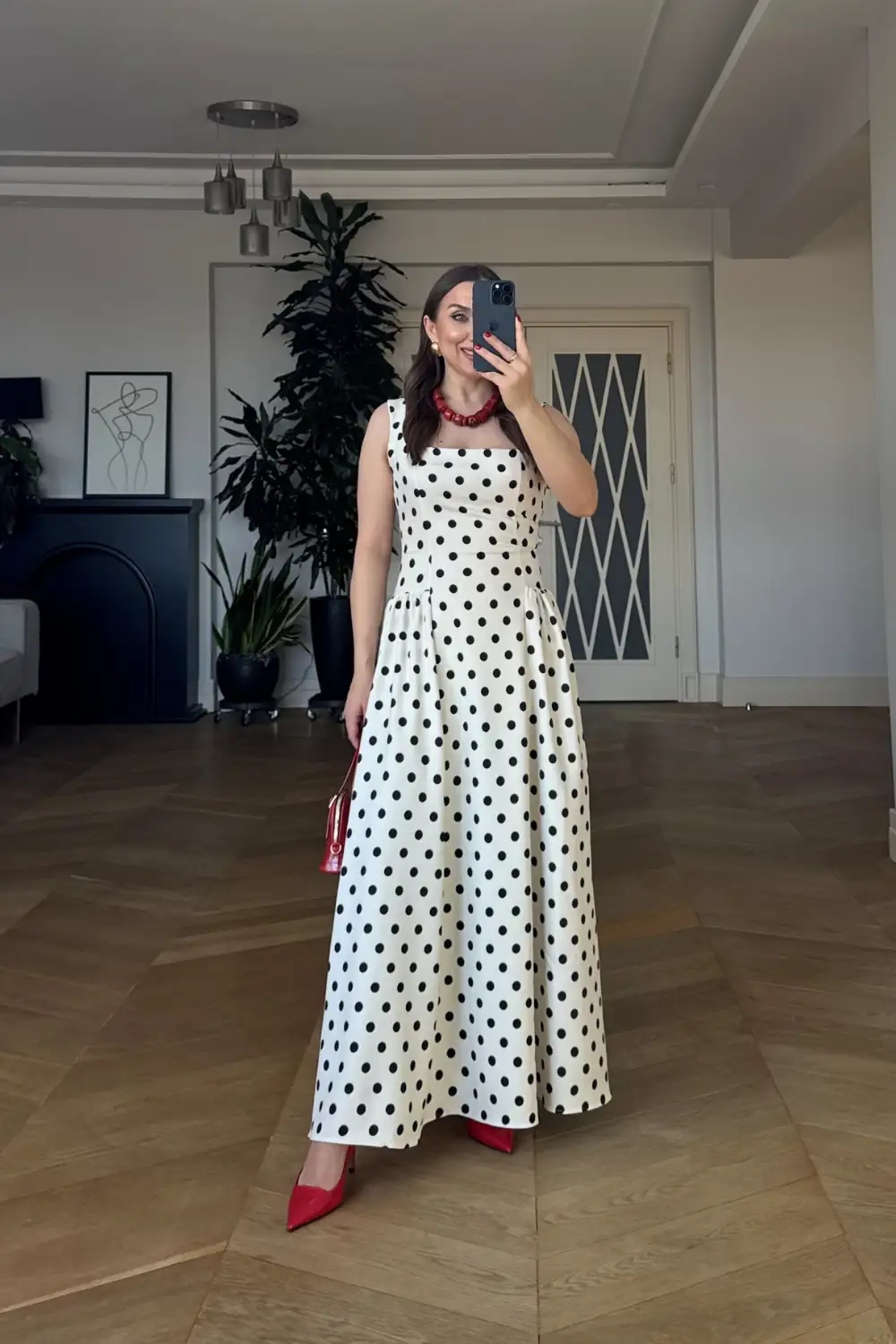 Kare Yaka Puantiyeli Askılı Midi Elbise 3