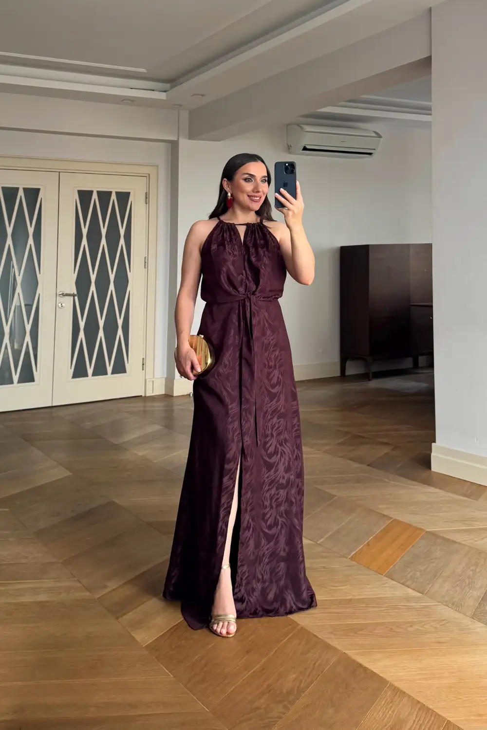 Halter yaka Bağlama Detaylı Uzun Elbise 1
