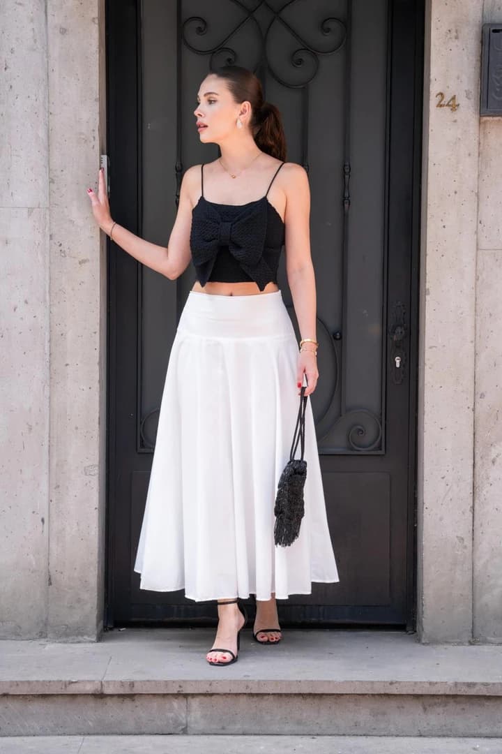 Fiyonk Detaylı Askılı Triko Crop 1