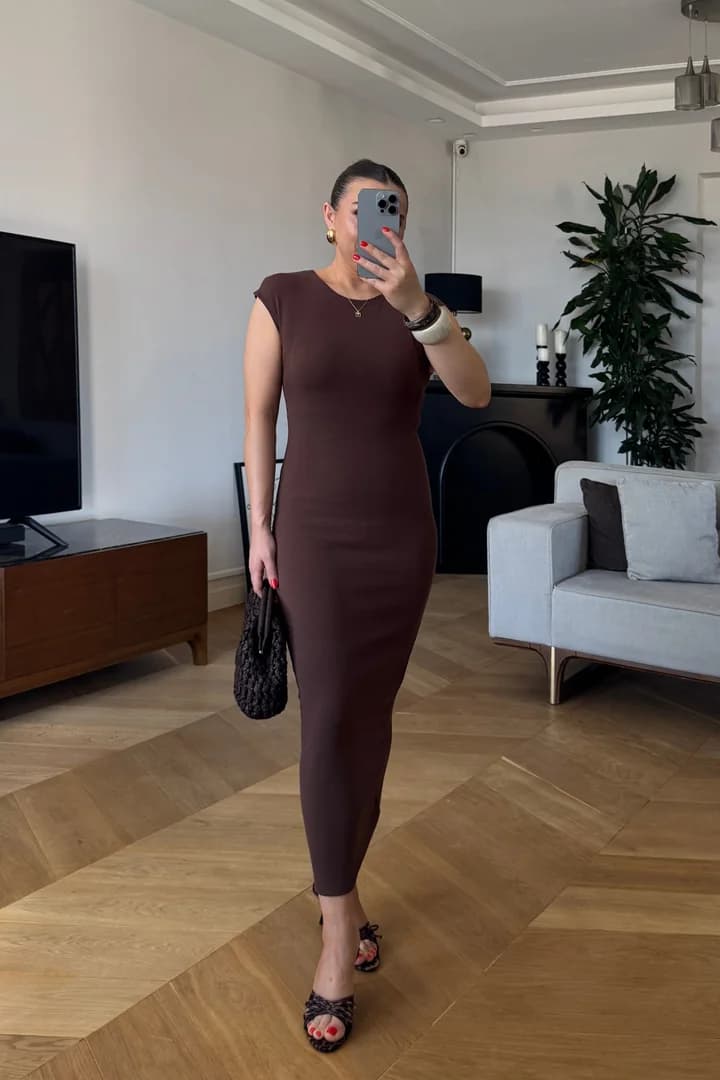 Sıfır kol Basic Midi Elbise 1