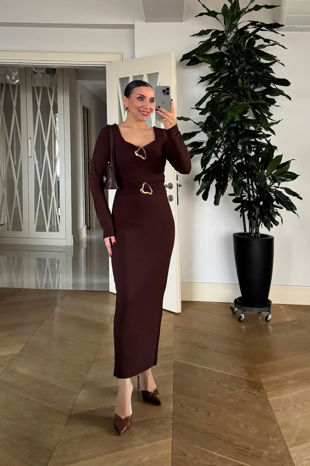 Kalp Yaka Uzun Kollu Elbise 1