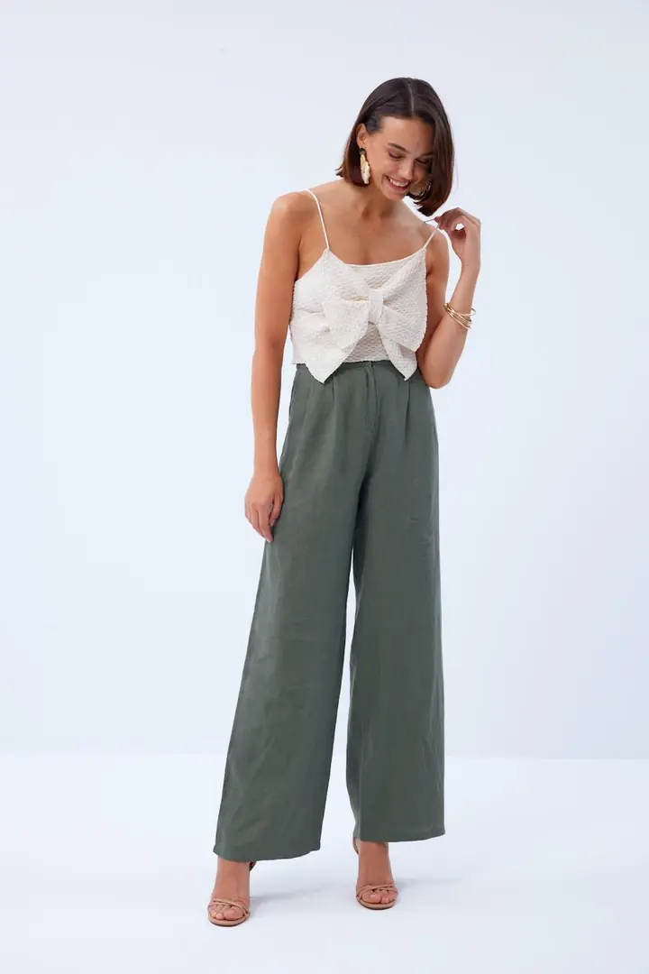 Fiyonk Detaylı Askılı Triko Crop - Krem