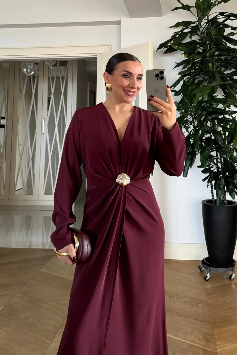 V Yaka Toka Detaylı Uzun Kollu Elbise - BORDO