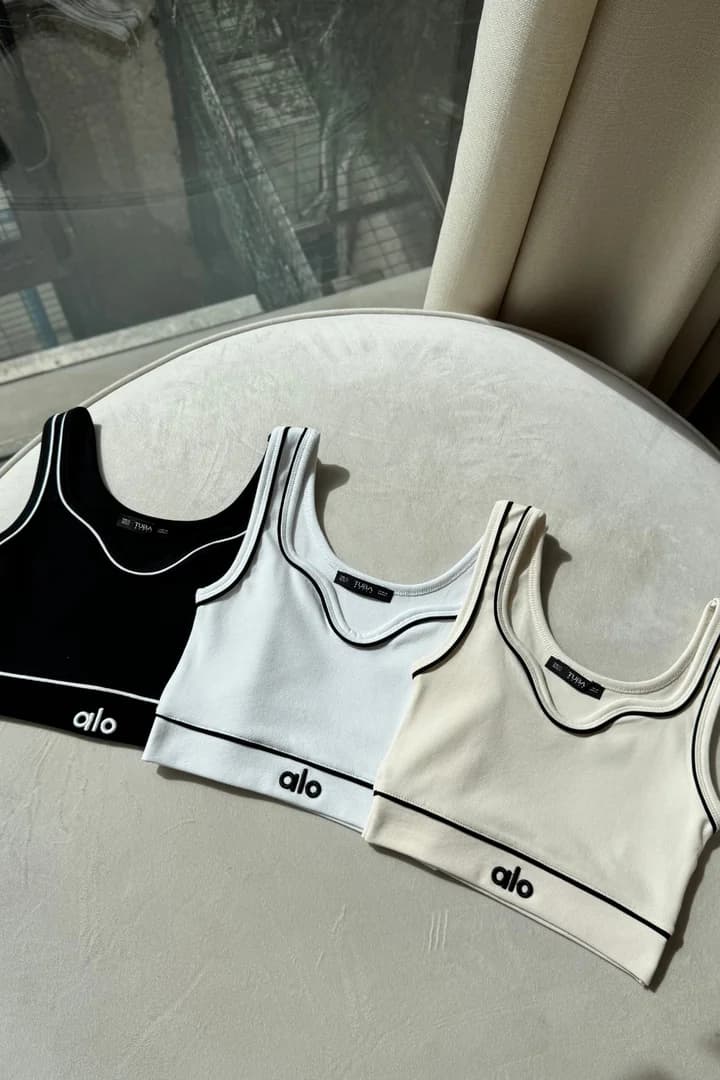 Kalp Yaka Askılı Crop - Krem