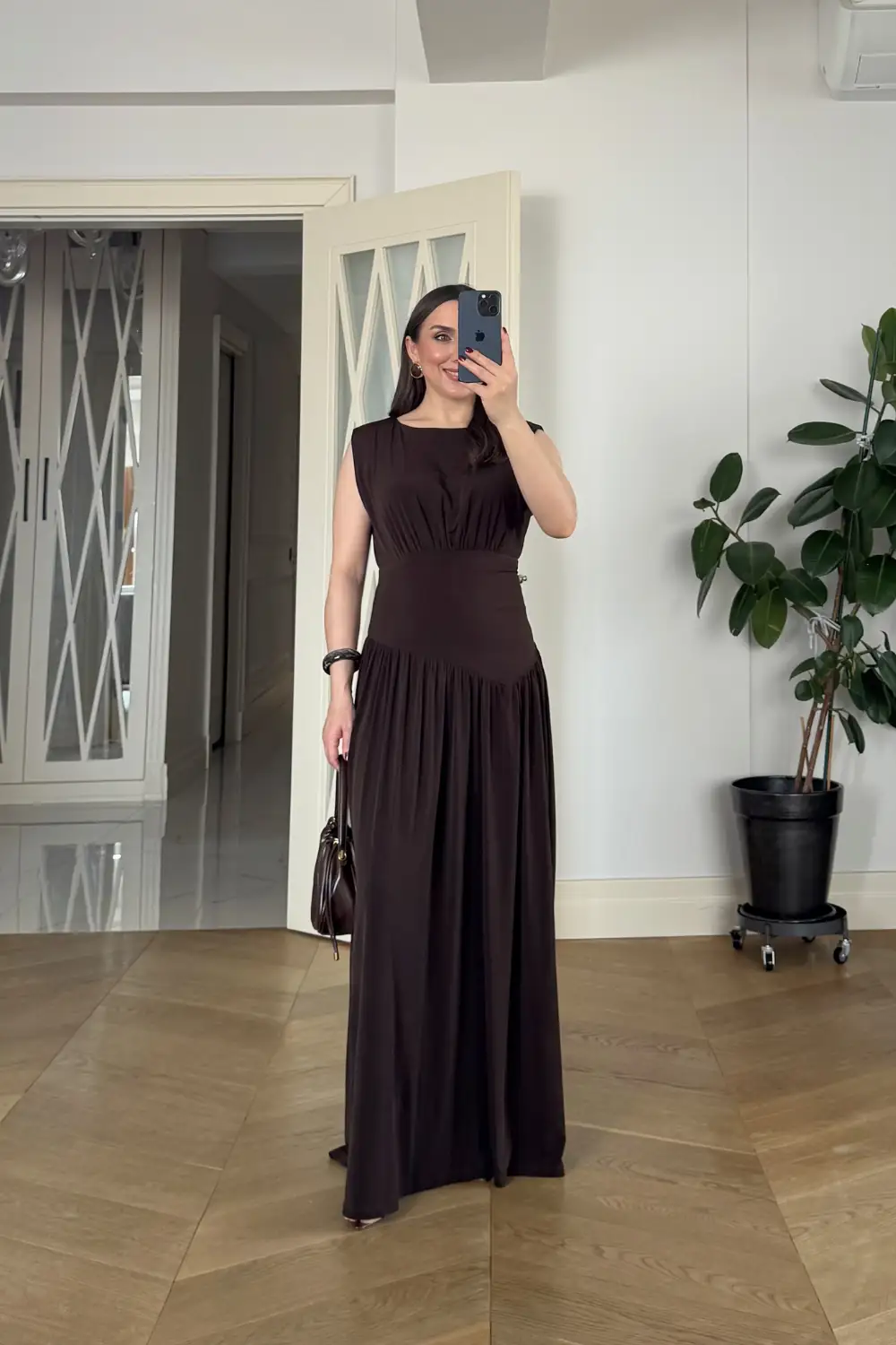 Büzgü Detaylı Sıfır Kol Uzun Elbise 1