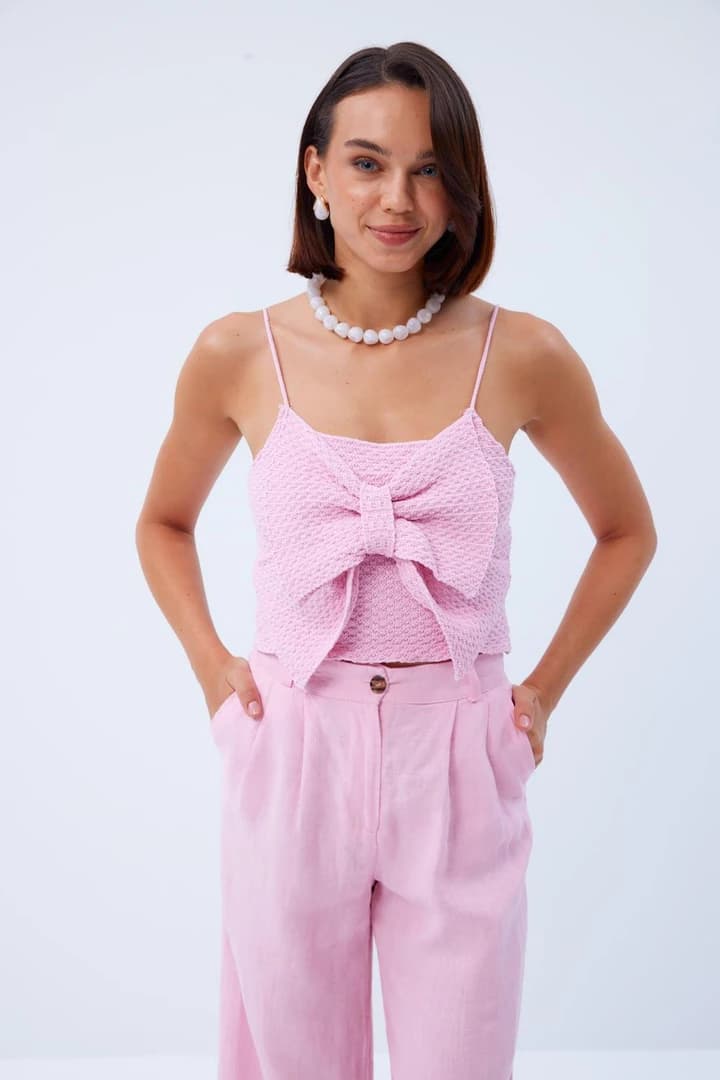 Fiyonk Detaylı Askılı Triko Crop - Pembe