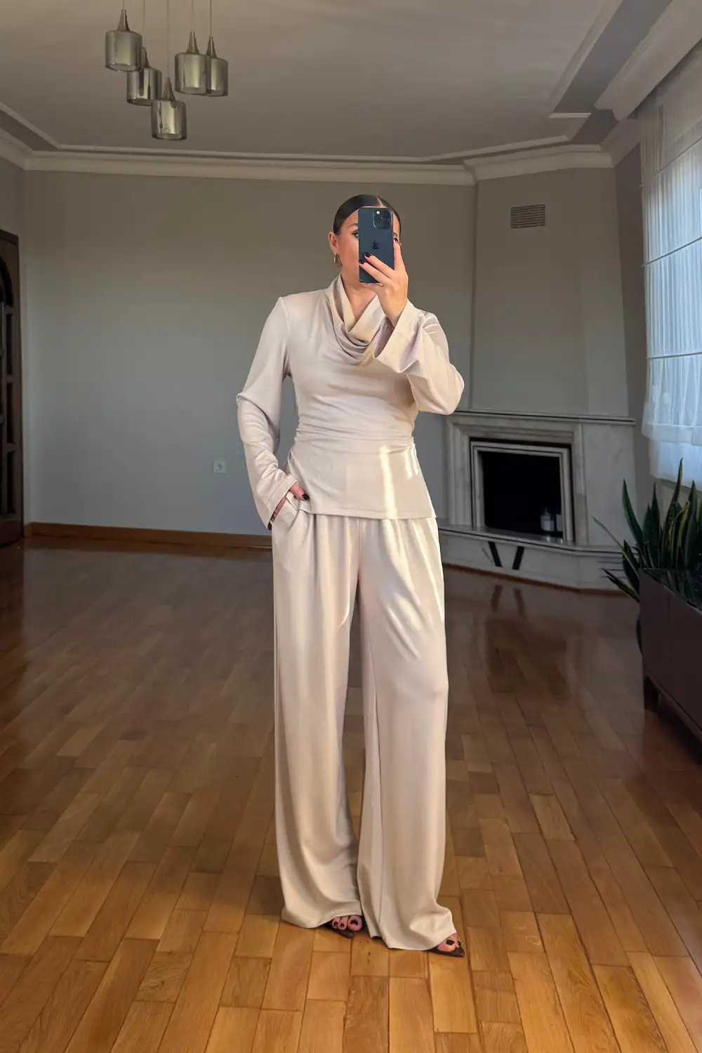 Modal Degaje Yaka Bluz Pantolon Takım - Taş