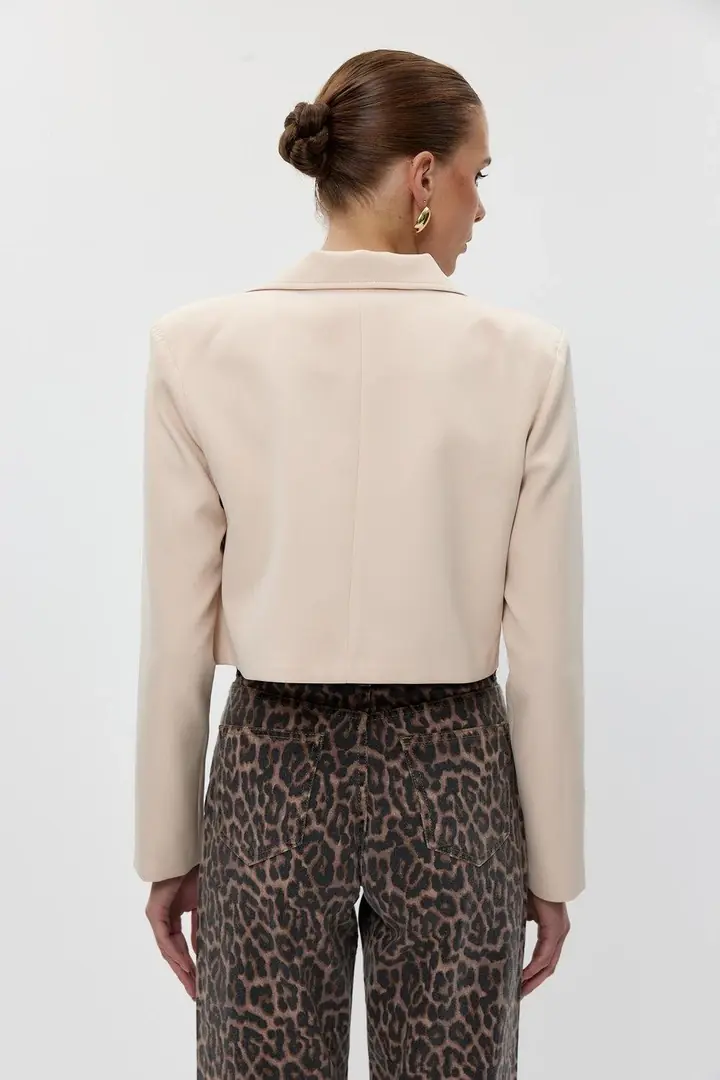 Vatkalı Blazer Crop Kadın Ceket - Ekru