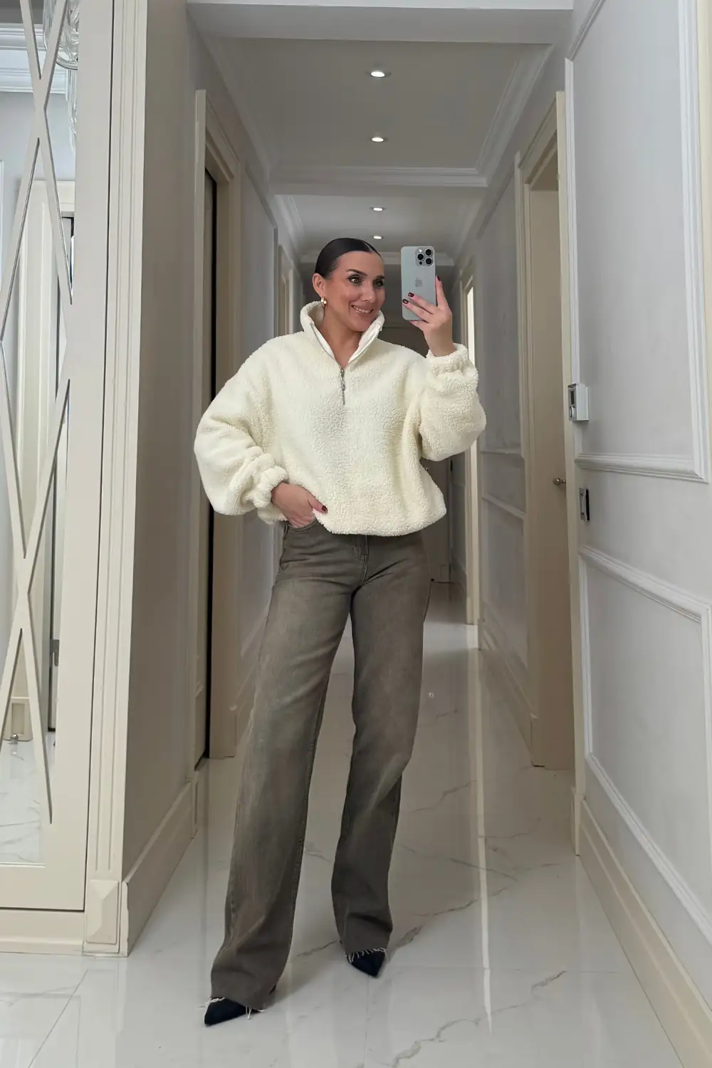 Dik Yaka Fermuarlı Polar Kadın Sweatshirt - Ekru