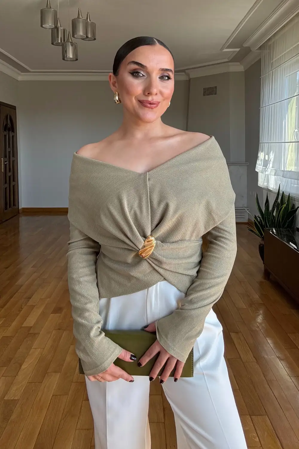 Madonna Yaka Asimetrik Bluz - Çağla Yeşil