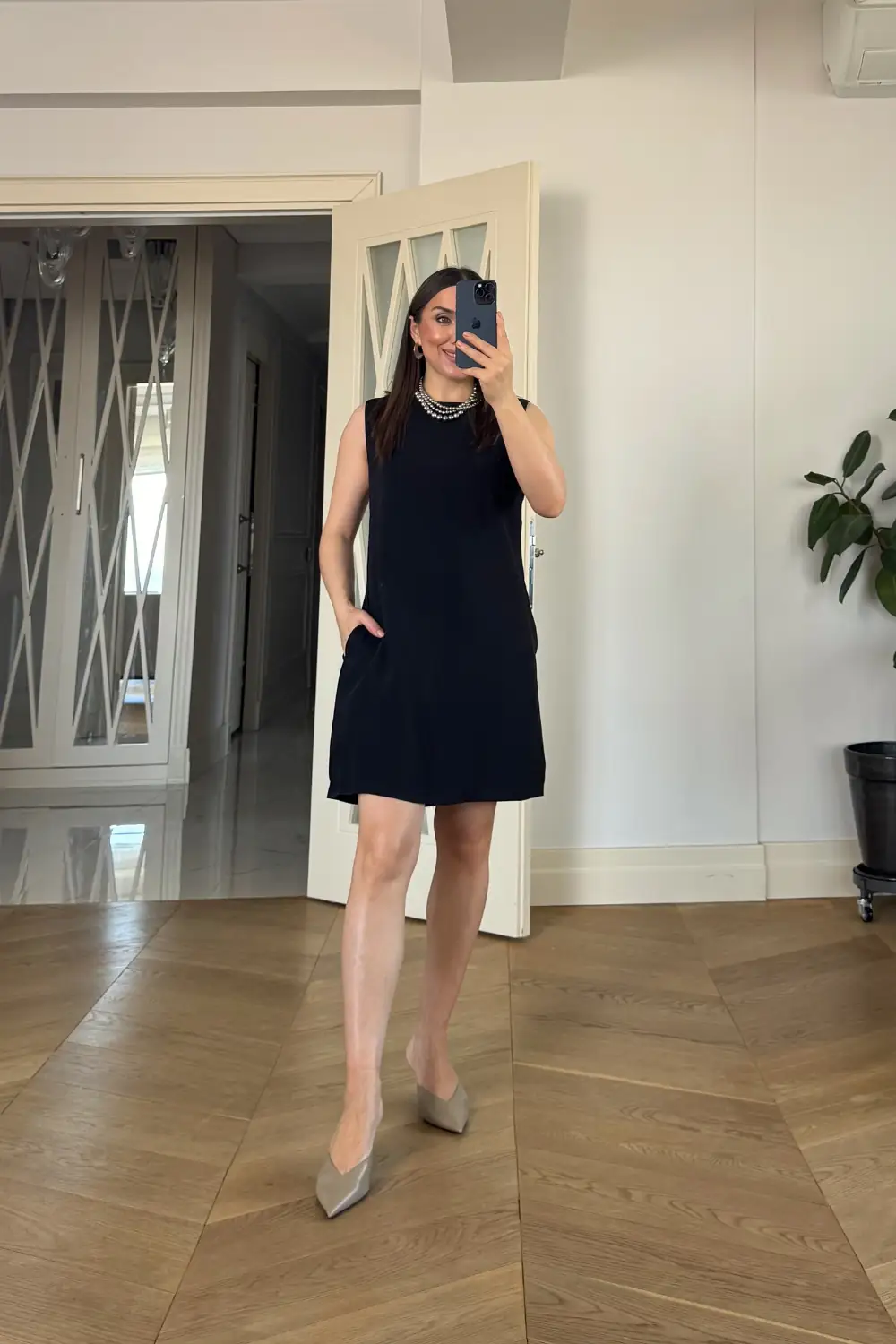 Sıfır Kol Sırt Fermuarlı Mini Elbise 1