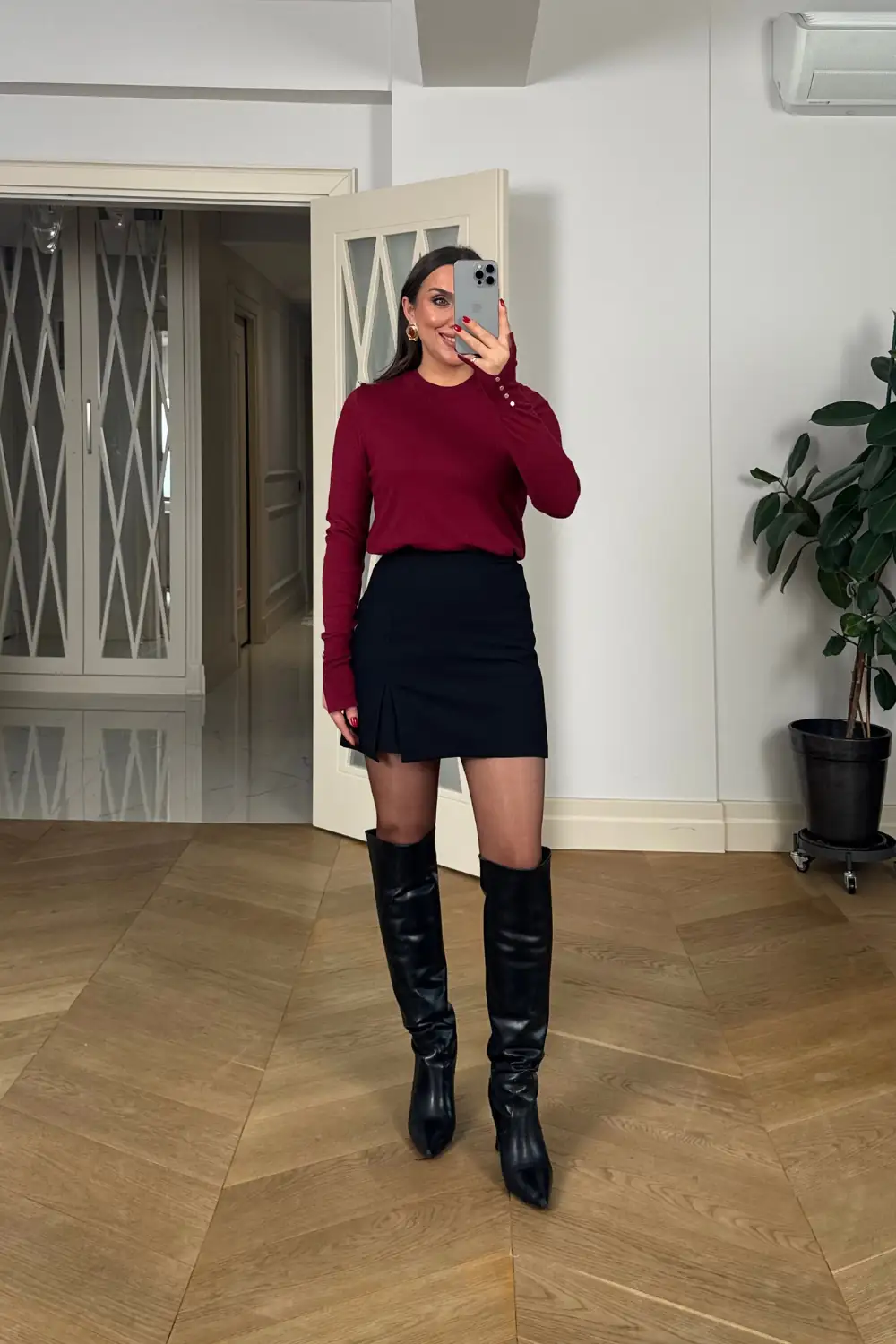 Yırtmaç Detaylı Mini Şort Etek - SİYAH