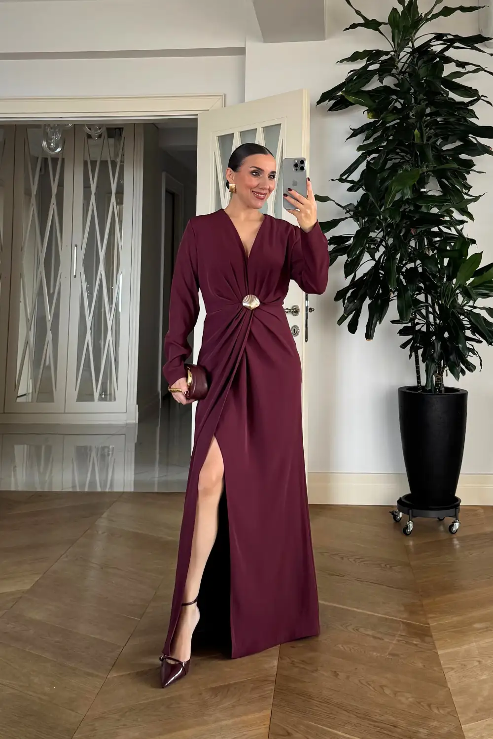 V Yaka Toka Detaylı Uzun Kollu Elbise - BORDO