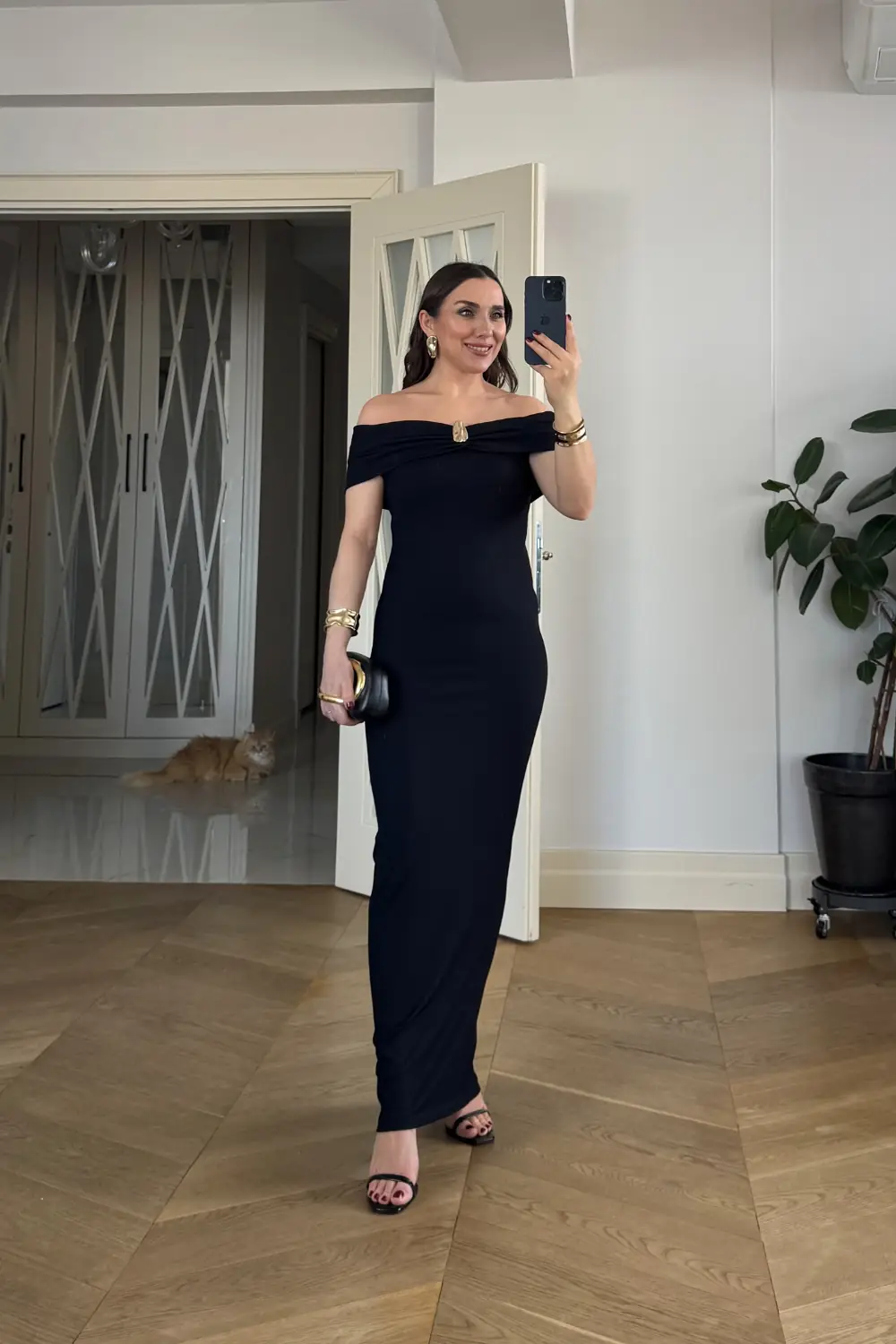 Madonna Yaka Toka Detaylı Elbise 3