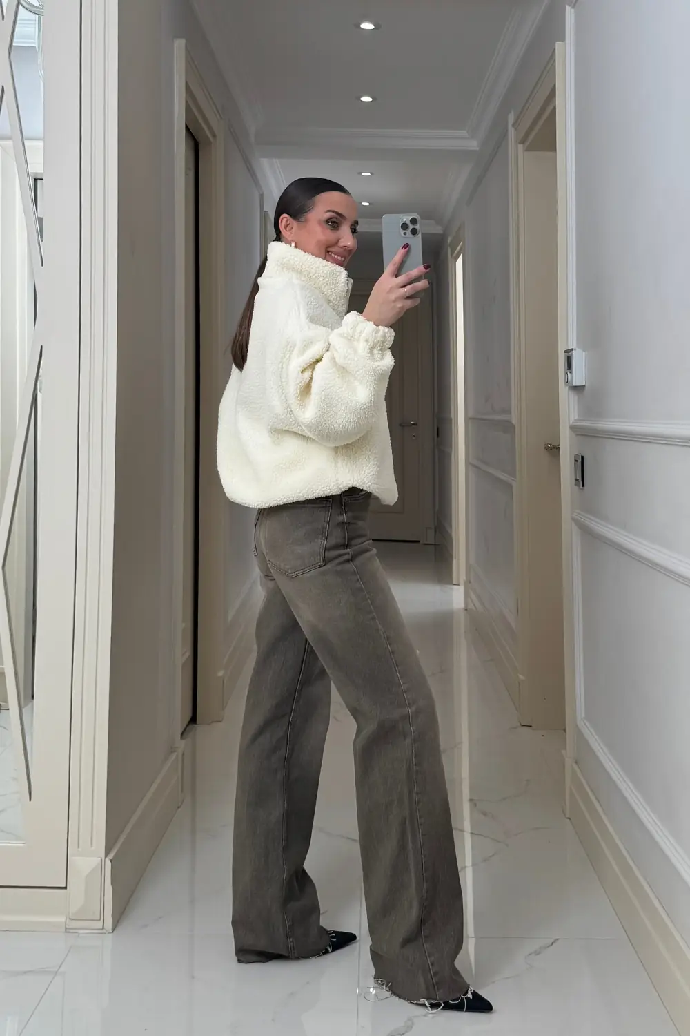Dik Yaka Fermuarlı Polar Kadın Sweatshirt - Ekru
