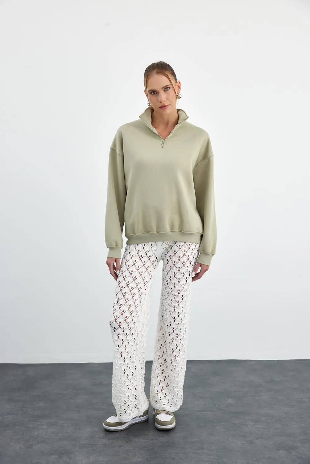 Yarım Fermuarlı Dik Yaka Kadın Sweatshirt 2