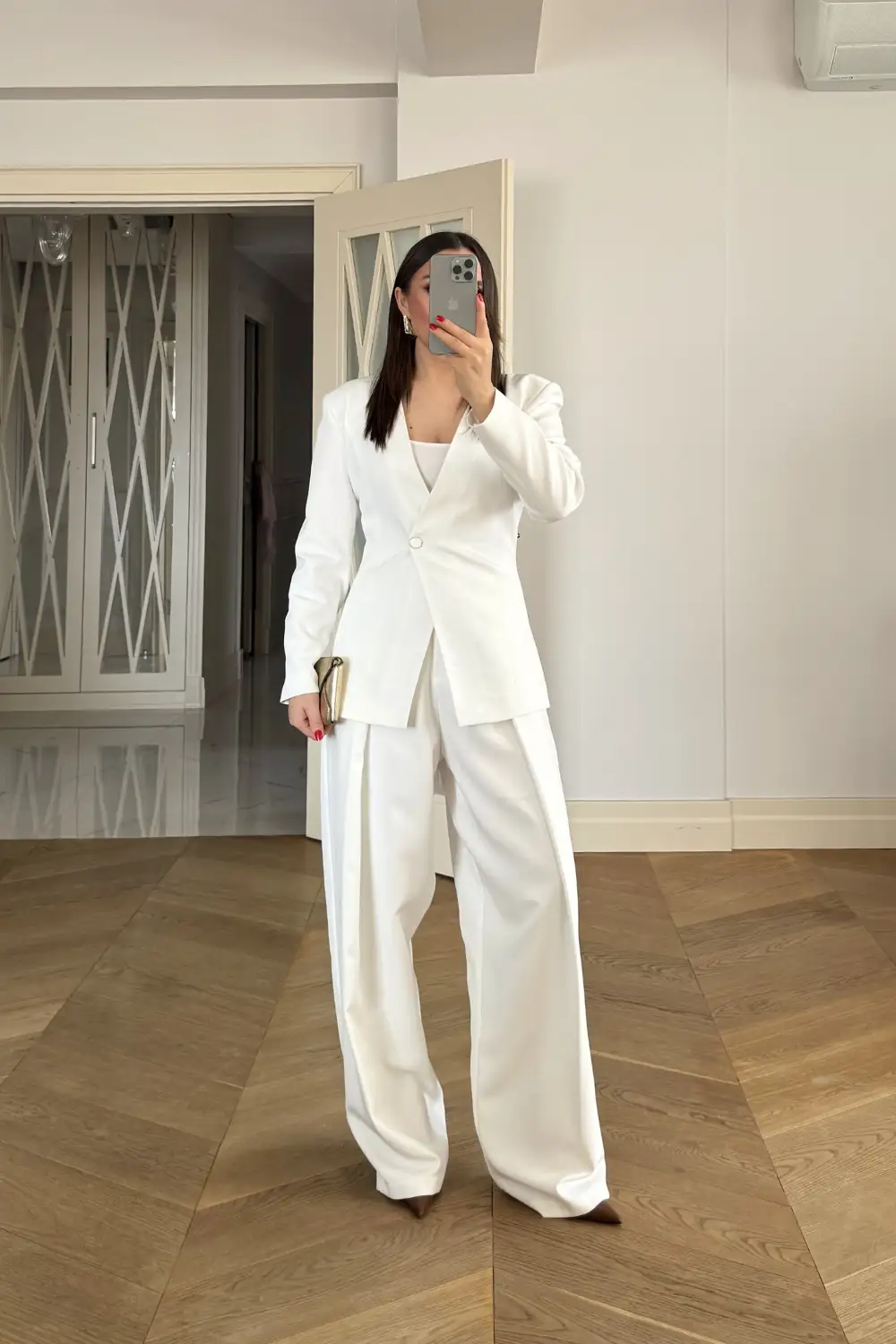 Yakasız Vücuda Oturan Blazer Kadın Ceket - Beyaz