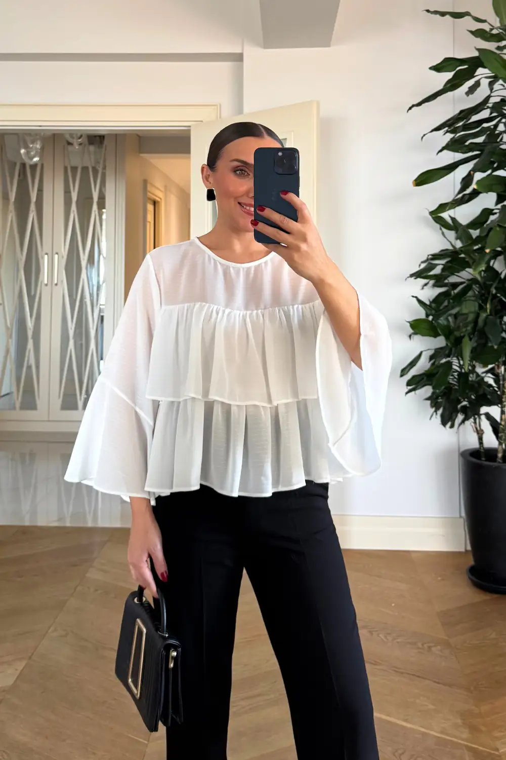 Kloş Kol Detaylı Fırfırlı Bluz 4