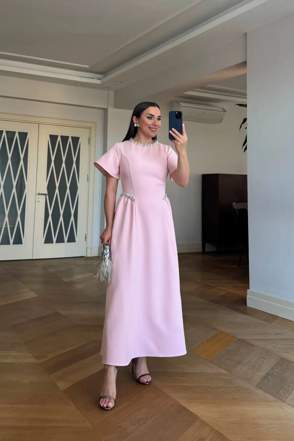 Taş Detaylı Kısa Kollu Midi Elbise - Pembe