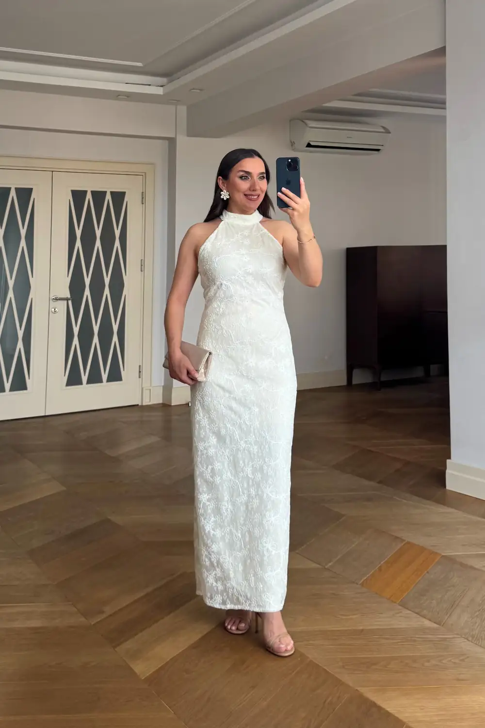 Halter Yaka İşlemeli Uzun Elbise - Ekru