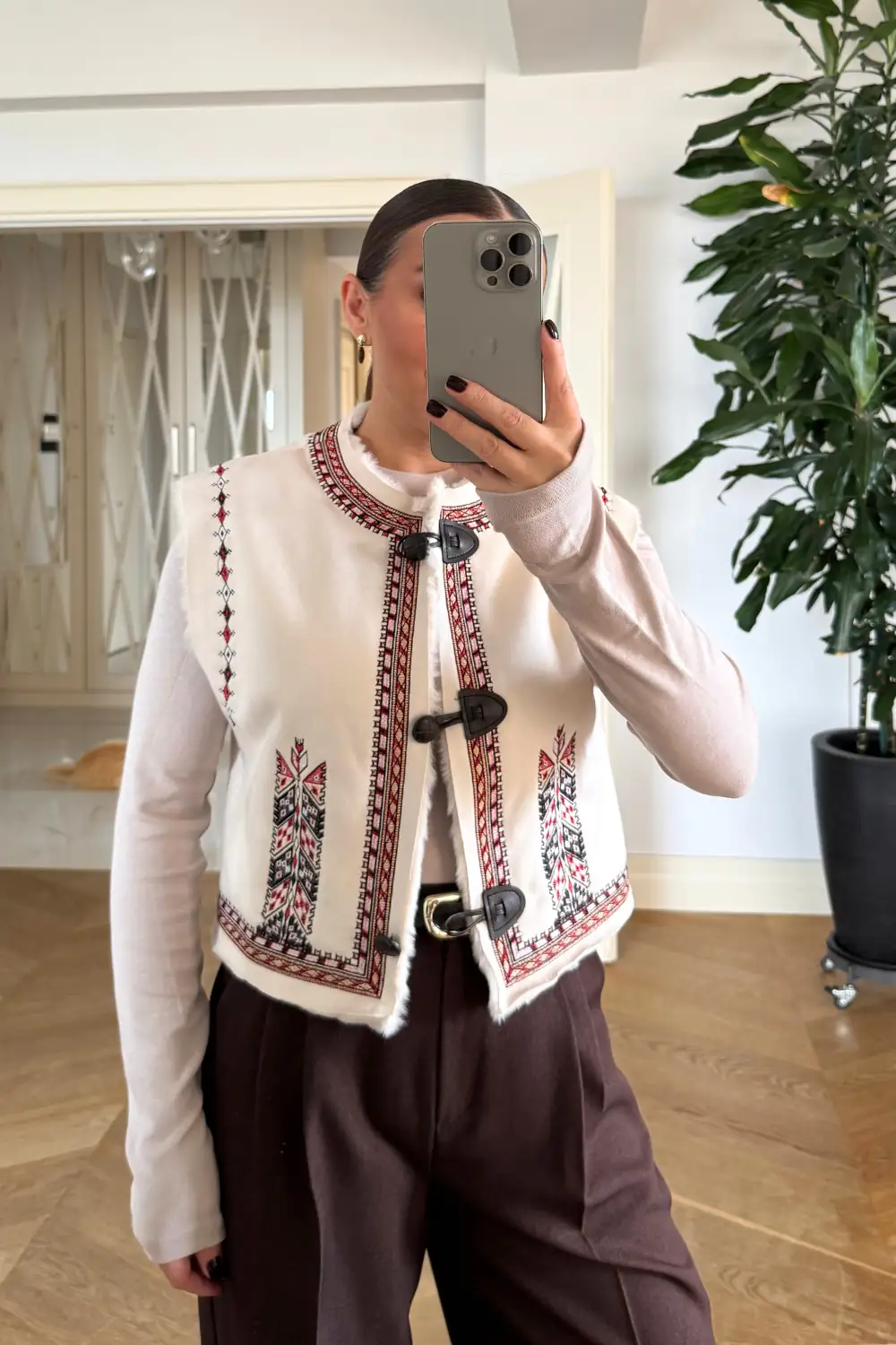 Nakışlı Suni Süet Kadın Yelek - Ekru