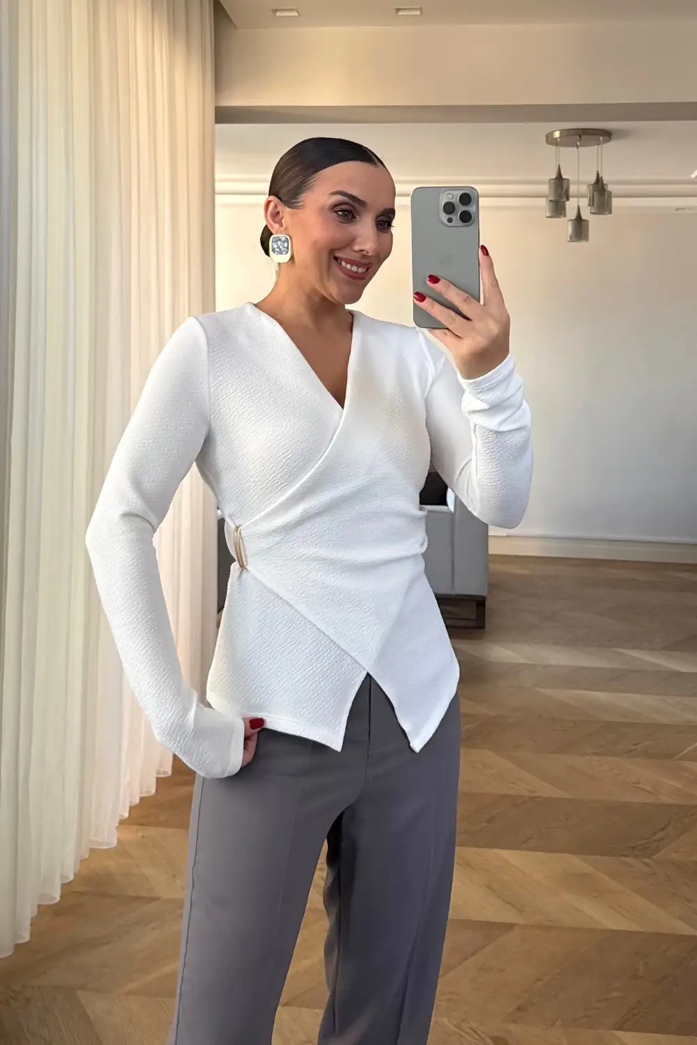 Kruvaze Yaka Toka Detaylı Bluz 2