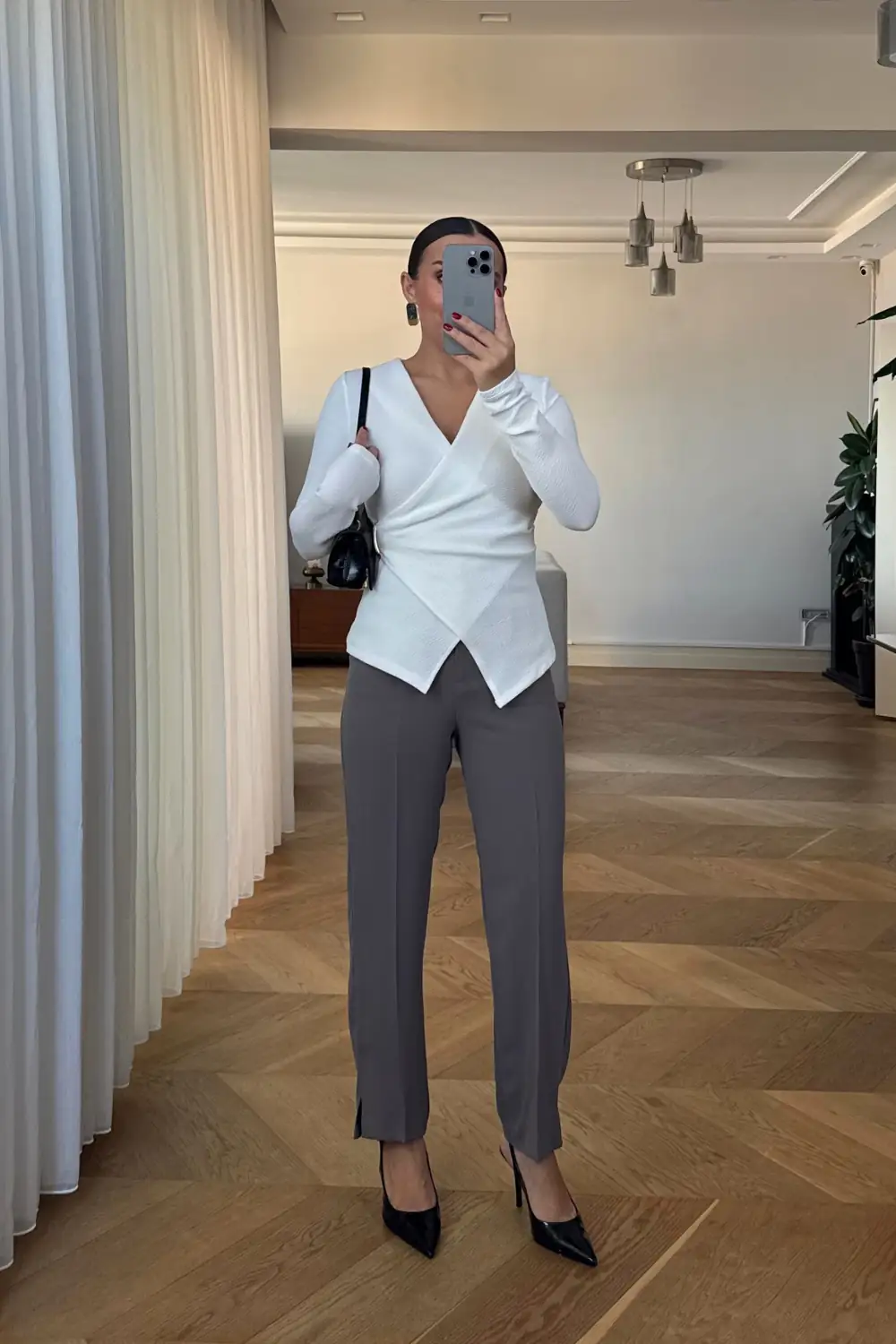 Kruvaze Yaka Toka Detaylı Bluz 5