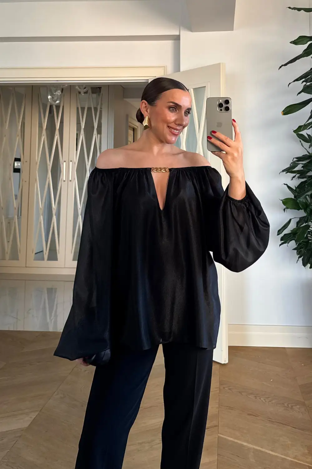 SİYAH