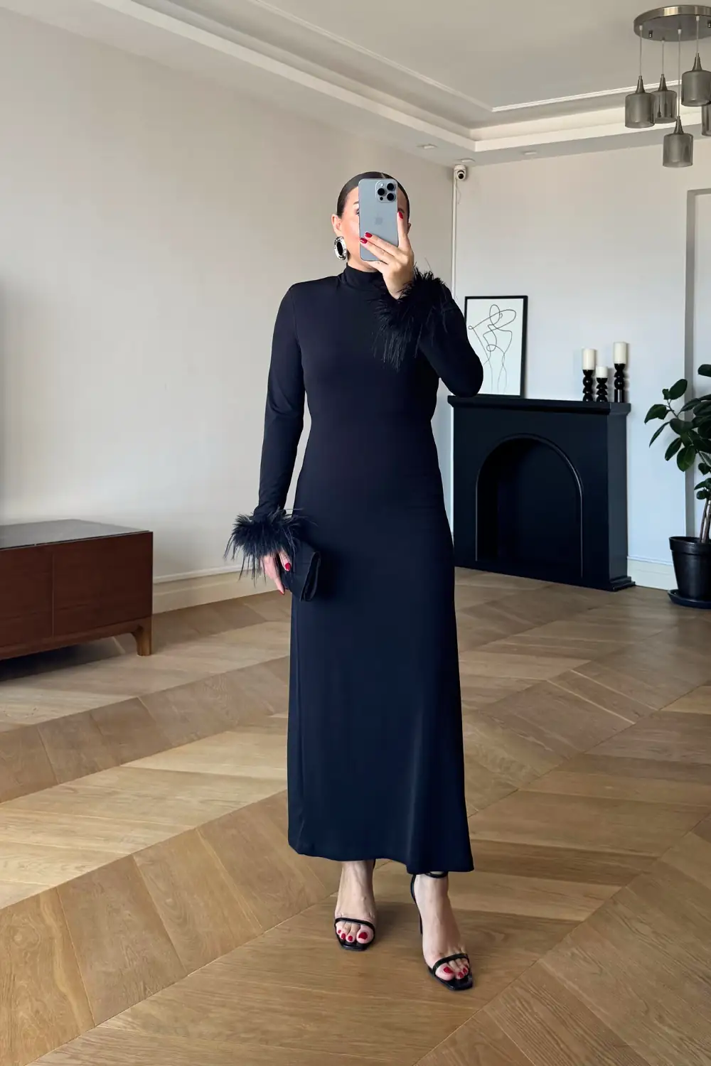 Dik Yaka Otriş Detaylı Uzun Elbise 1