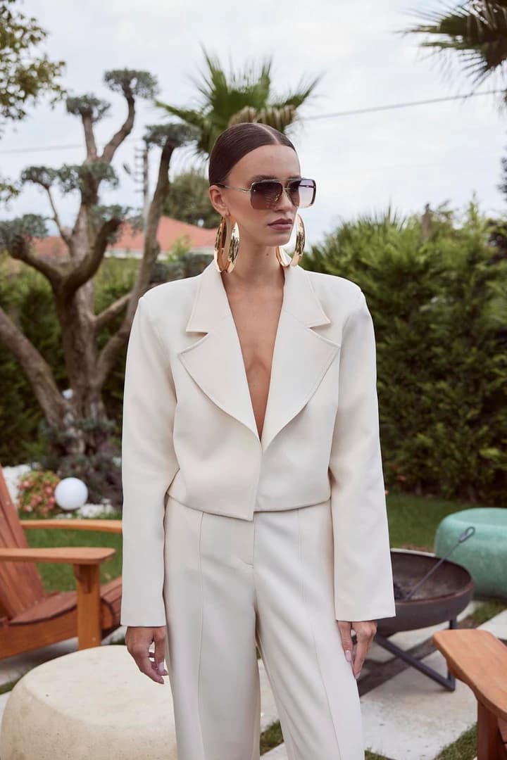 Vatkalı Blazer Crop Kadın Ceket - Ekru