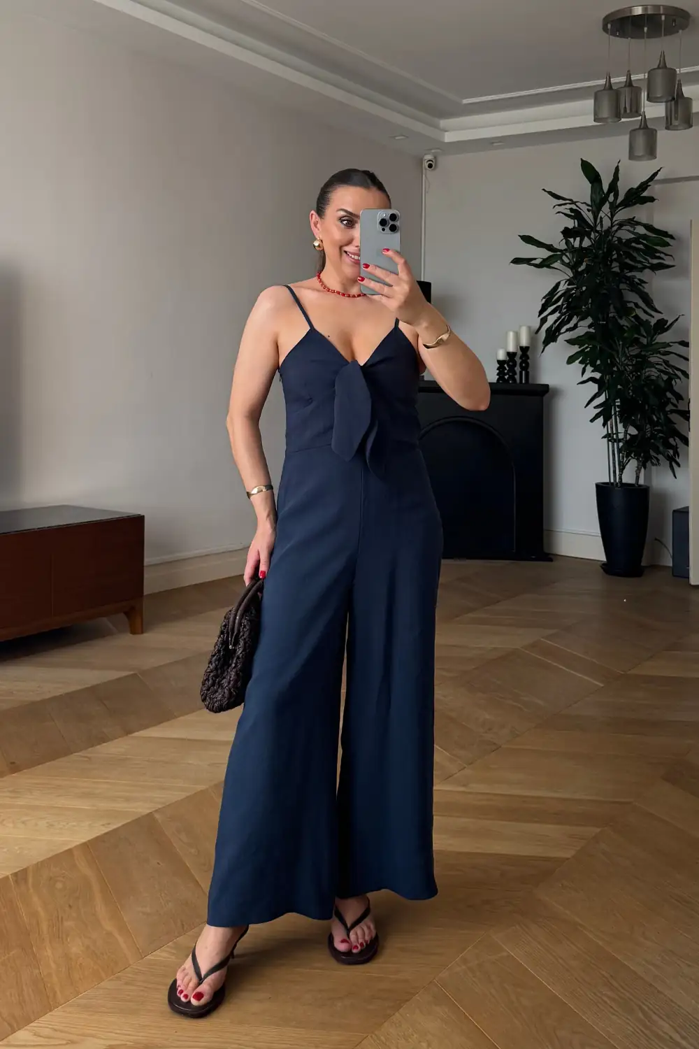 Fiyonk Detaylı Askılı Kadın Tulum - Lacivert