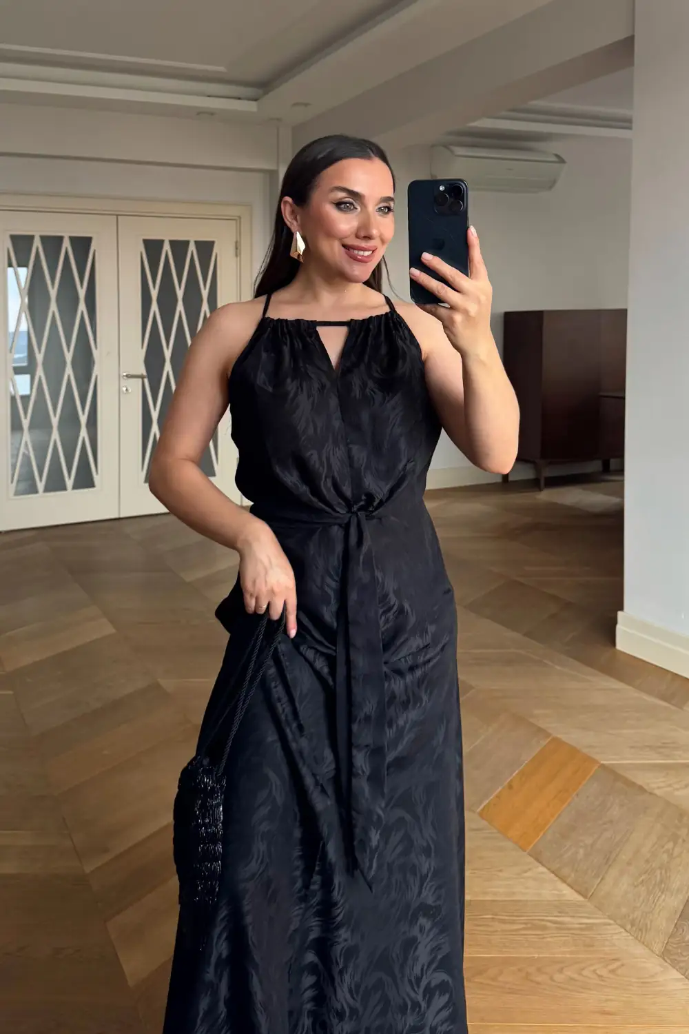 Halter yaka Bağlama Detaylı Uzun Elbise 6